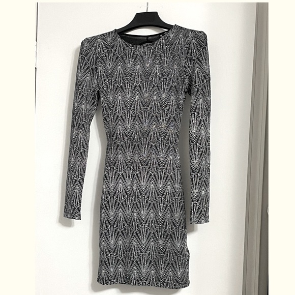 H&M Dresses & Skirts - Glittery bodycon dress